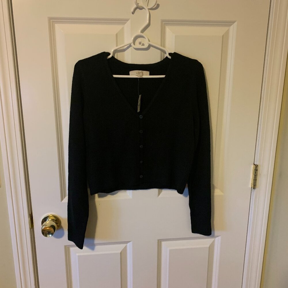 Women’s Loft Cropped V-Neck Cardigan Color Black Size M- NWT